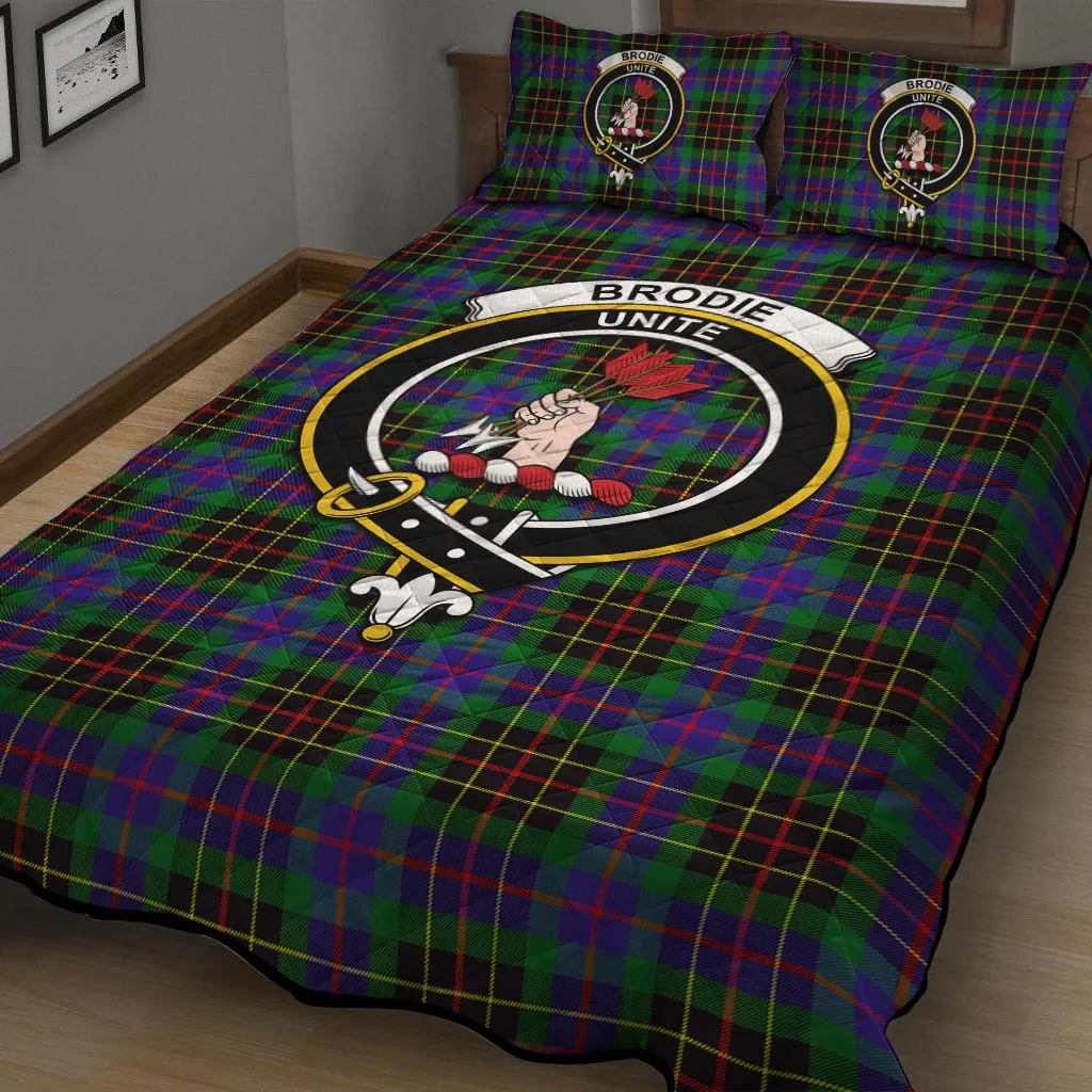 Brodie Hunting Modern Tartan Quilt Bed Set with Family Crest
